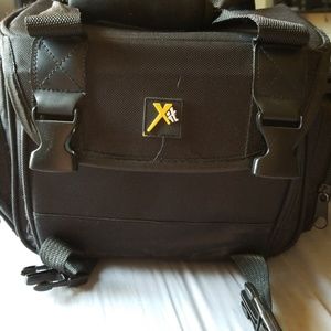 Handheld camera bag